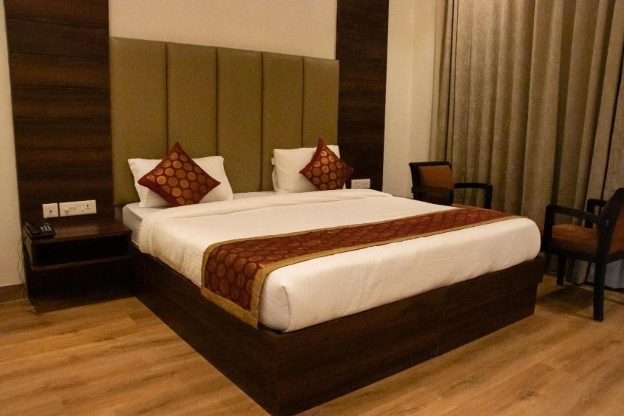 Hotel Sourav Park Inn Agra Agra  Ngoại thất bức ảnh