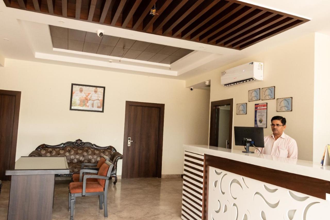 Hotel Sourav Park Inn Agra Agra  Ngoại thất bức ảnh
